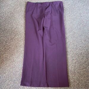 FABULOUS slimslimline, Style & Co. petite slacks in burgundy with faux pockets.